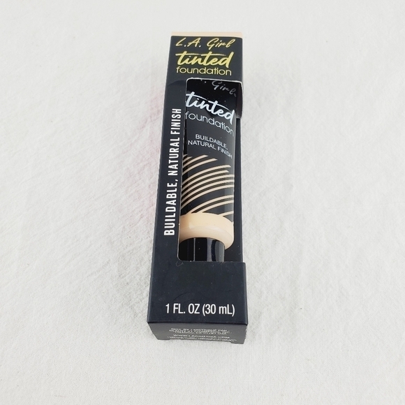 LAST ONE 🔥L.A girl tinted foundation - Picture 4 of 5